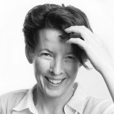 Julie Fox headshot - cropped