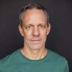 Trevor.Websize-3_cropped