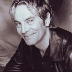 ronnie-burkett.tgL_.jpg